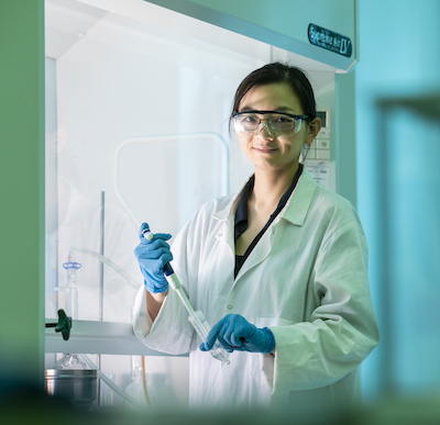 Pei Dong in her lab