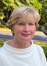 headshot of Victoria Salmon