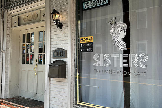 Sisters Thai in Fairfax, Virginia. Photo by Office of University Branding.