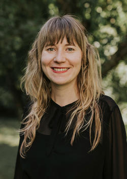 Portrait photo of Simona Marcinková