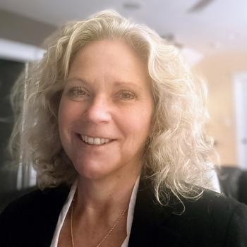 Head shot of Mason staff member Kathy Zimmerman