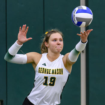 gacek with volleyball